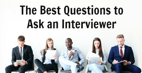5 job candidates waiting on chairs with words above reading "The Best Questions to  Ask an Interviewer"